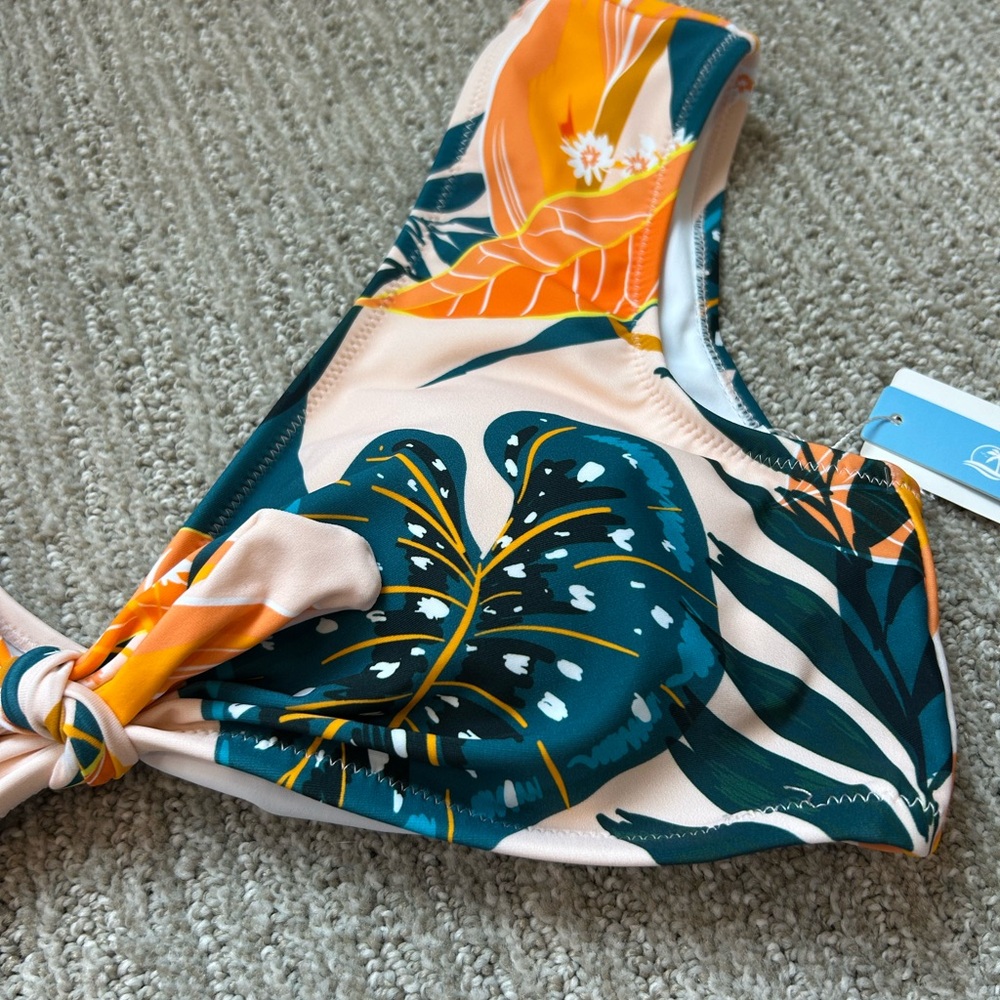 NWT CUTE Bust enhancing CUPSHE Bikini top. Cute tropical bikini with wide straps - Picture 5 of 8
